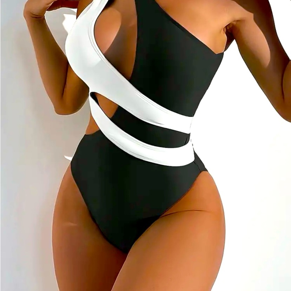 1 Piece 1 Shoulder Asymmetrical High Cut Swimsuit